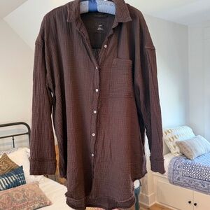 AERIE Oversized long sleeve button front blouse M